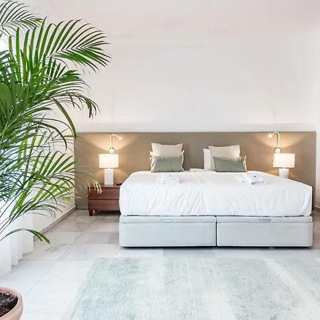 Seaside Paradise With A Private Pool And Walking Distance To The * מארבלה