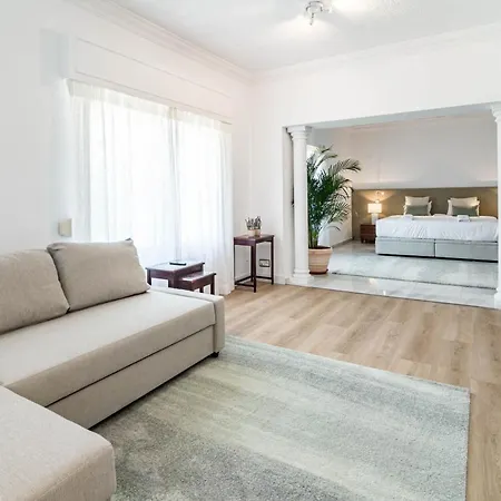 Seaside Paradise With A Private Pool And Walking Distance To The Willa