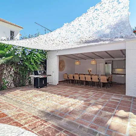 Seaside Paradise With A Private Pool And Walking Distance To The * Marbella