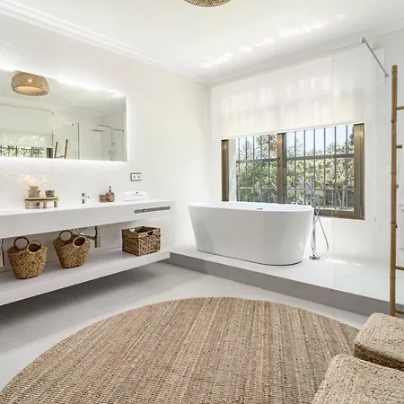 Willa Seaside Paradise With A Private Pool And Walking Distance To The Marbella