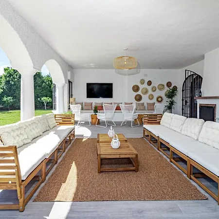 Seaside Paradise With A Private Pool And Walking Distance To The Willa