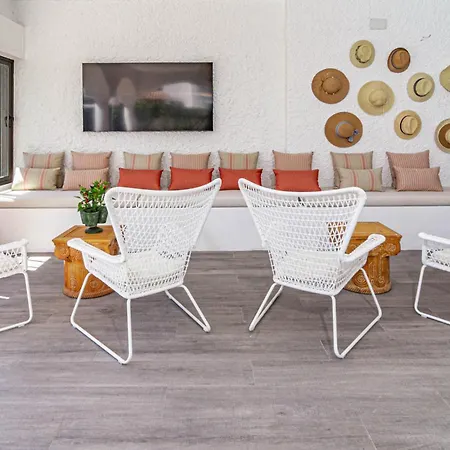 Villa Seaside Paradise With A Private Pool And Walking Distance To The *