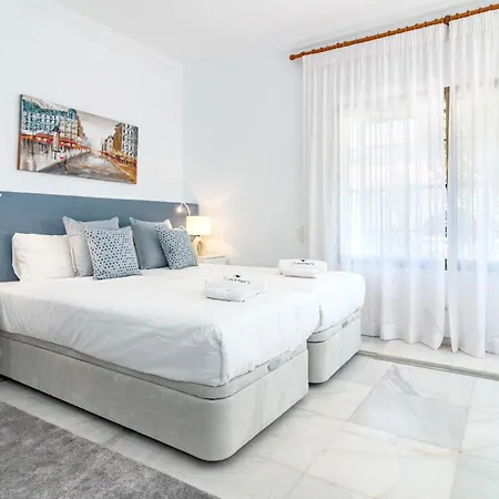 Seaside Paradise With A Private Pool And Walking Distance To The Villa Marbella