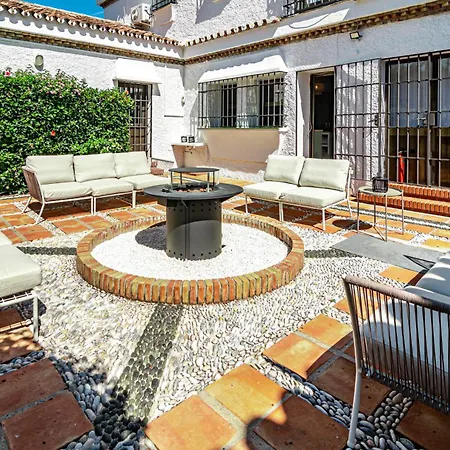 Seaside Paradise With A Private Pool And Walking Distance To The Willa Marbella