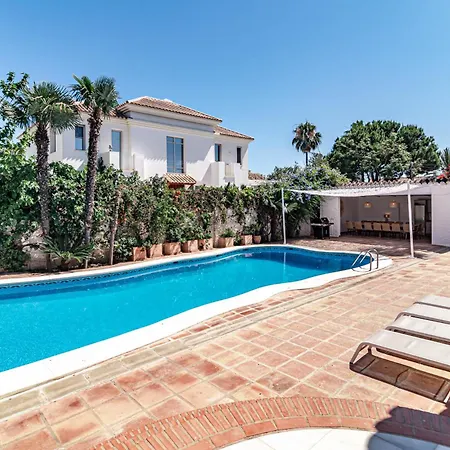 Seaside Paradise With A Private Pool And Walking Distance To The Willa