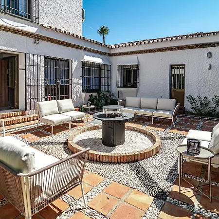 Villa Seaside Paradise With A Private Pool And Walking Distance To The