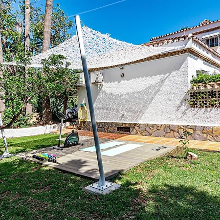 Villa Seaside Paradise With A Private Pool And Walking Distance To The *